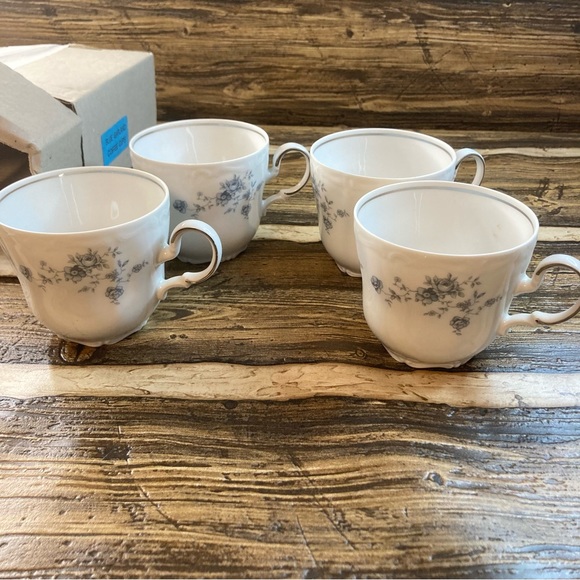 🎉🎉HP🎉🎉 Johann Haviland set of 4 Blue Garland coffee cups - Picture 10 of 11